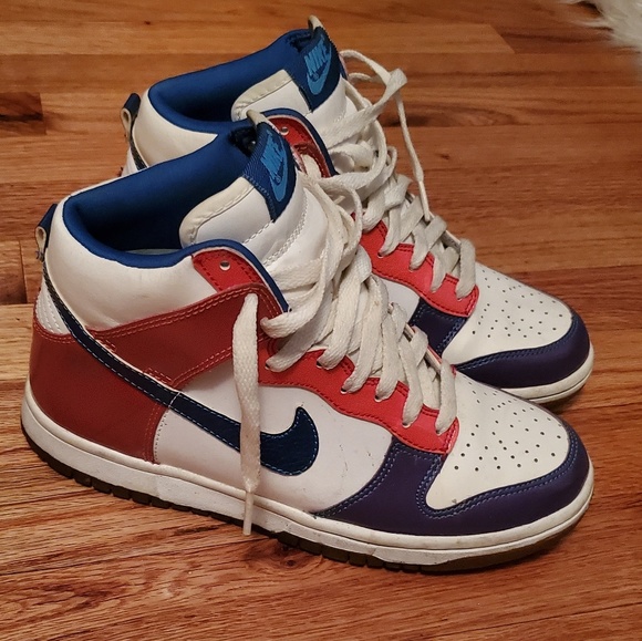 Sneakers - Picture 1 of 2